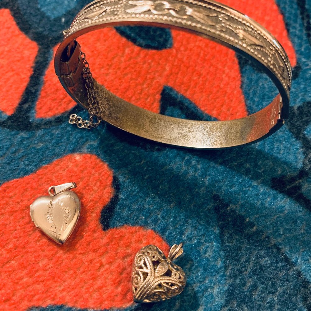 Small Lot of Delicate Silver Jewelry